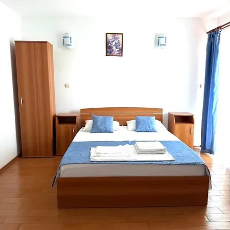 εllada Costineşti