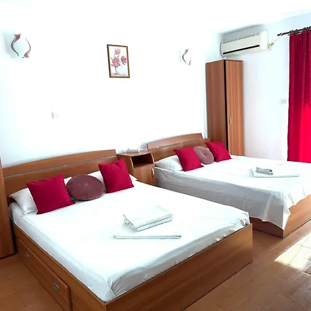 εllada Guest house 3*